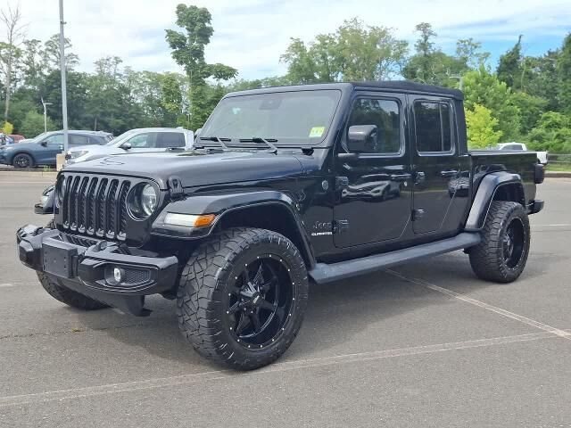 2021 Jeep Gladiator Overland — photo 1 of 13