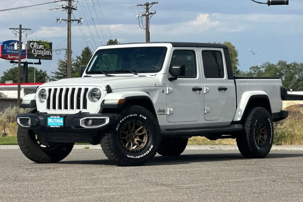 2020 Jeep Gladiator Overland — photo 1 of 26