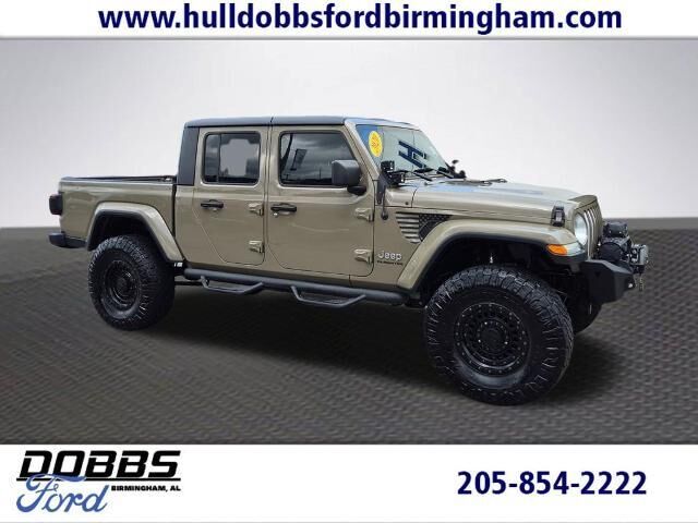 2020 Jeep Gladiator Overland — photo 1 of 13