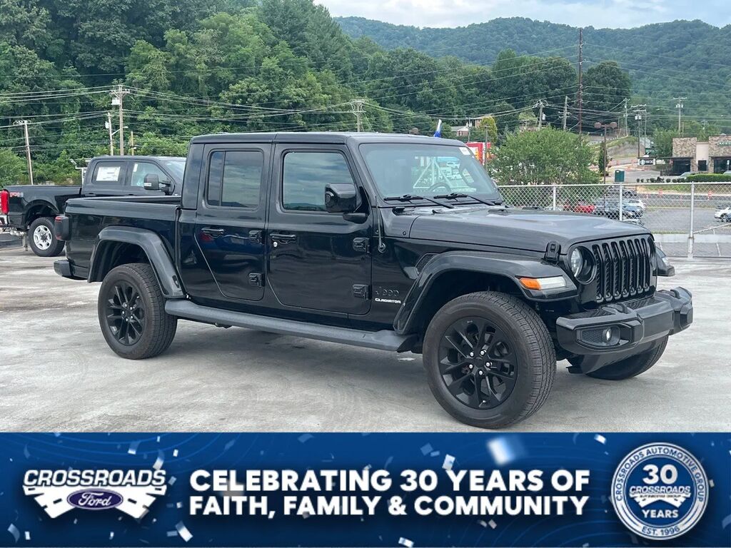 2021 Jeep Gladiator Overland — photo 1 of 13