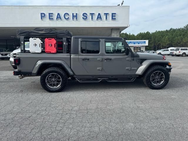 2022 Jeep Gladiator Overland — photo 1 of 13