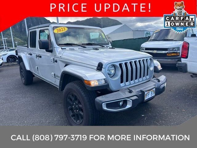 2023 Jeep Gladiator Overland — photo 1 of 13