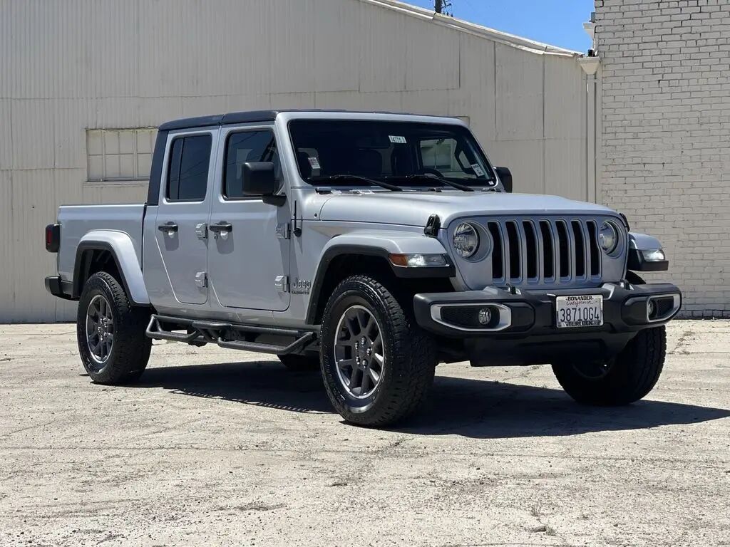 2022 Jeep Gladiator Overland — photo 1 of 13