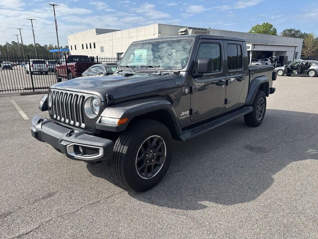 2022 Jeep Gladiator Overland — photo 1 of 13