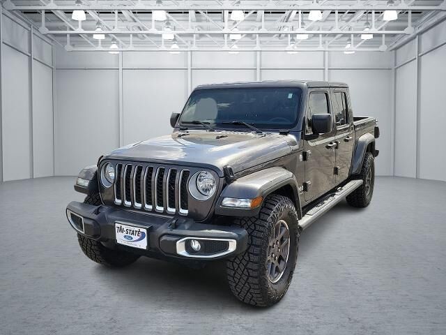 2023 Jeep Gladiator Overland — photo 1 of 13