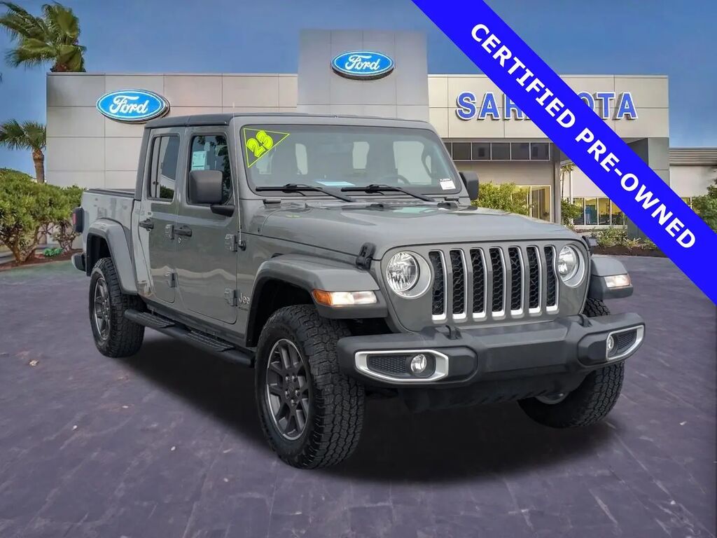 2023 Jeep Gladiator Overland — photo 1 of 13