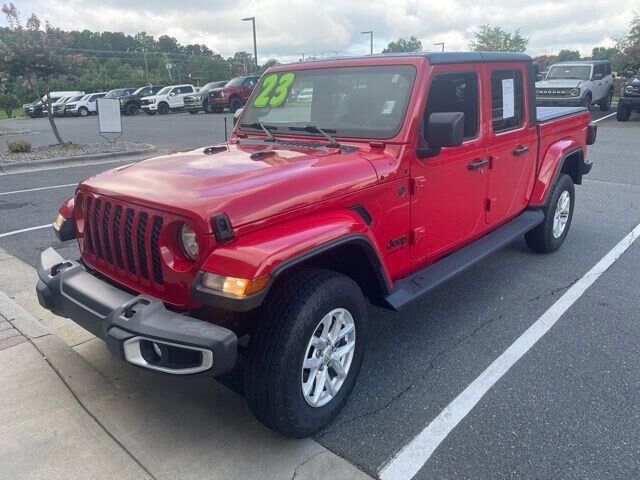 2023 Jeep Gladiator Sport