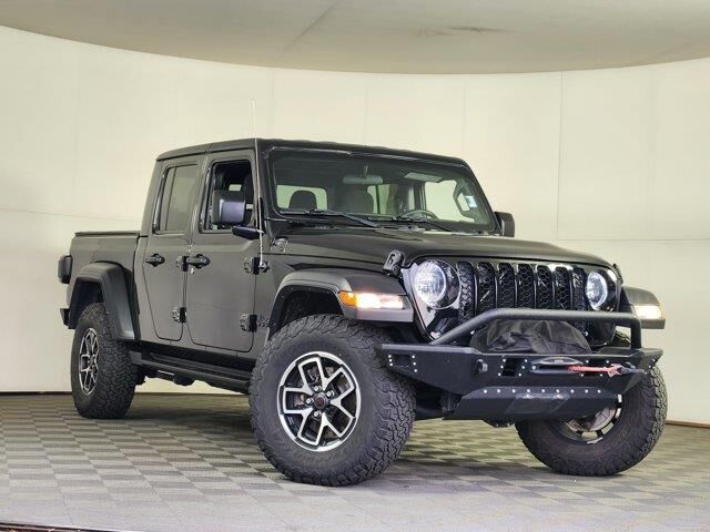 2020 Jeep Gladiator Sport — photo 1 of 13