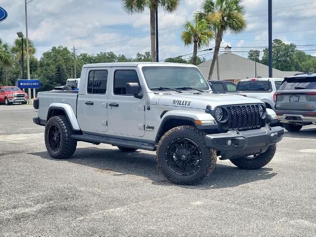 2023 Jeep Gladiator Willys Sport — photo 1 of 10