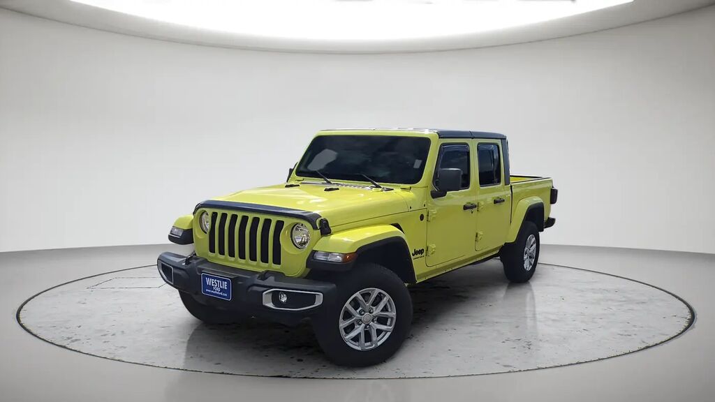 2023 Jeep Gladiator Willys Sport — photo 1 of 13