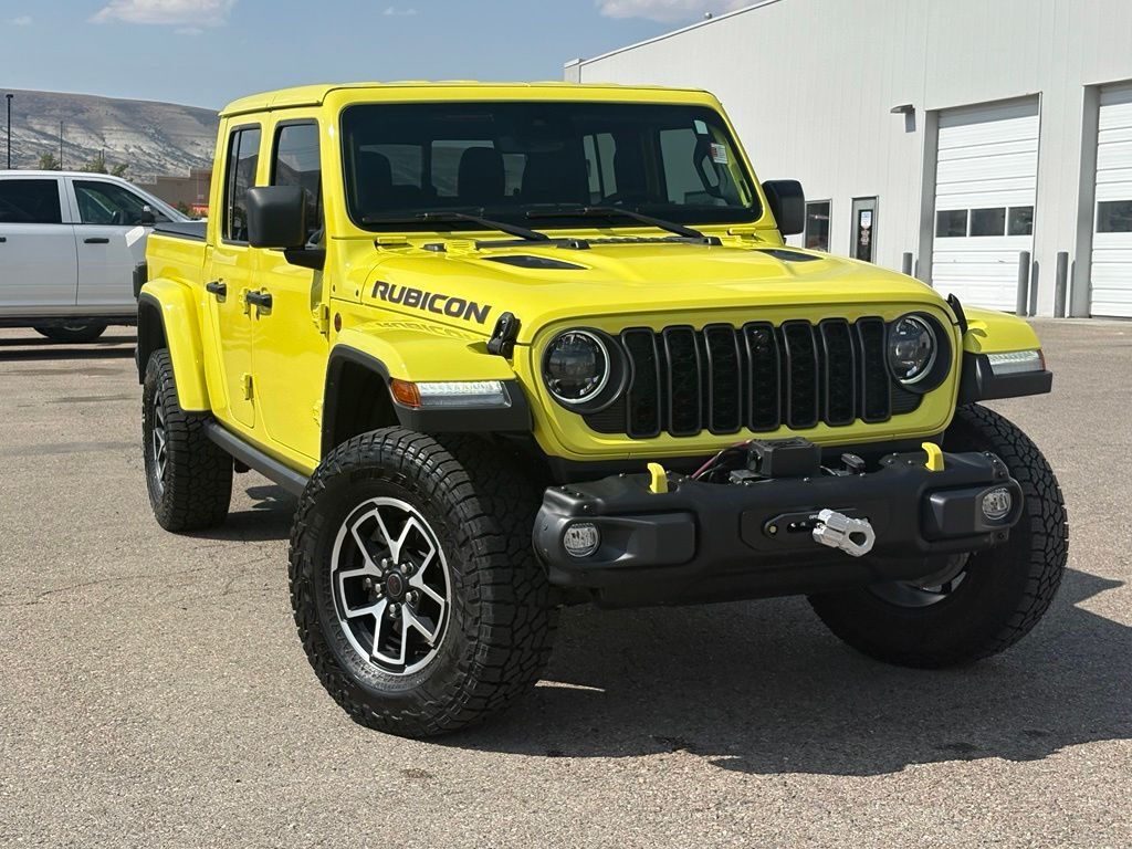 2024 Jeep Gladiator Rubicon — photo 1 of 13