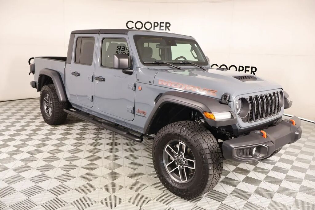 2024 Jeep Gladiator Mojave — photo 1 of 14