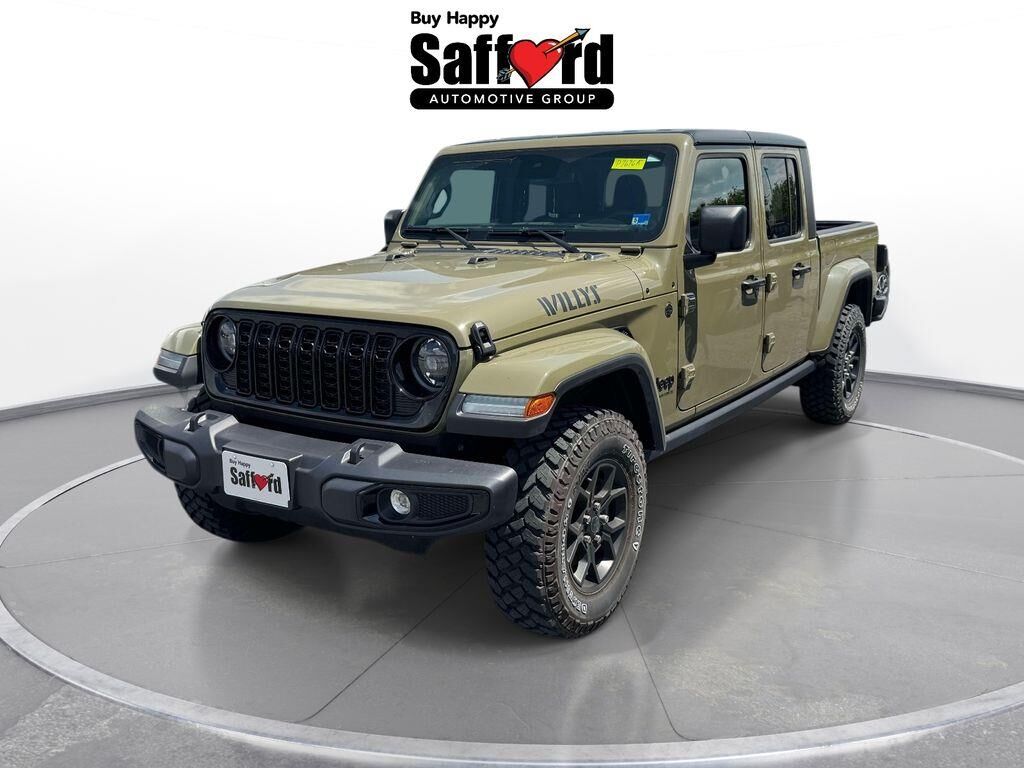 2025 Jeep Gladiator Willys — photo 1 of 13
