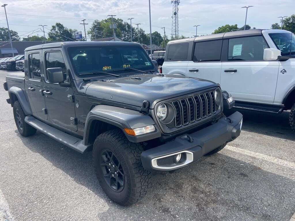 2025 Jeep Gladiator Sport — photo 1 of 1