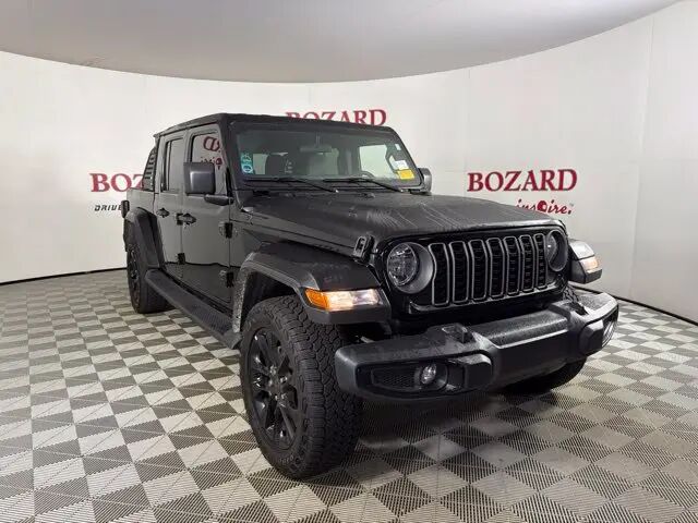 2025 Jeep Gladiator Sport — photo 1 of 13