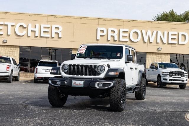 2025 Jeep Gladiator Sport — photo 1 of 13