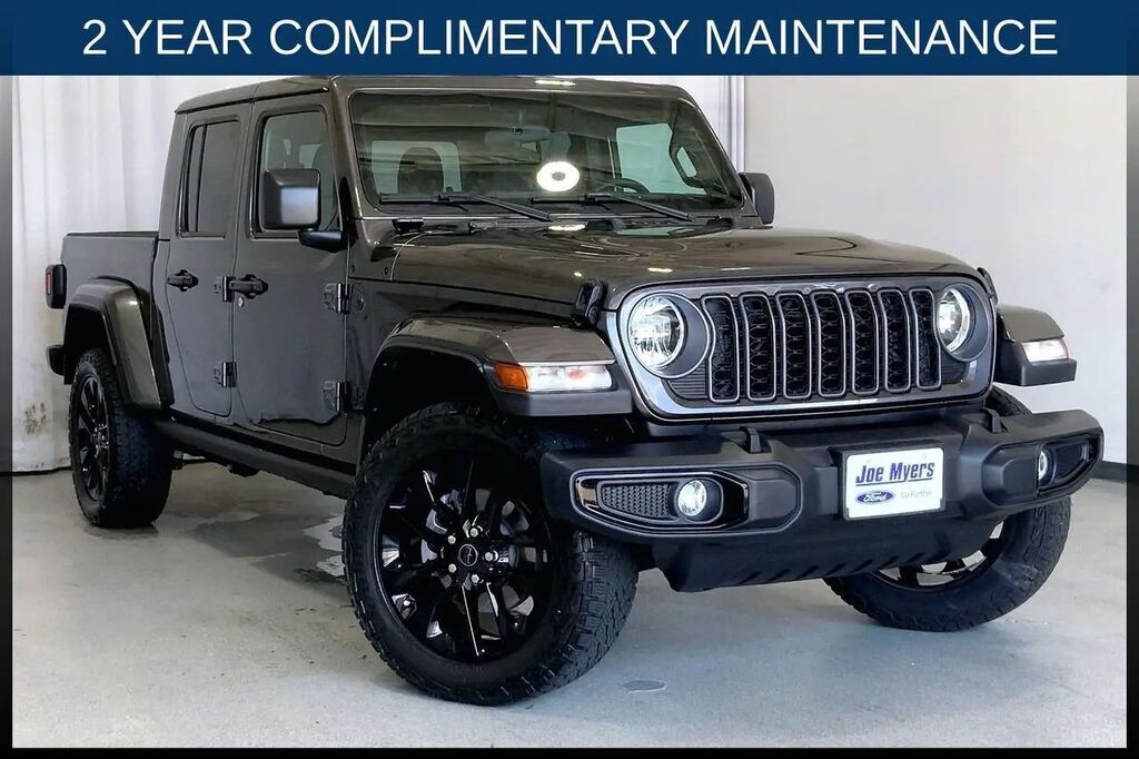 2025 Jeep Gladiator Sport — photo 1 of 13