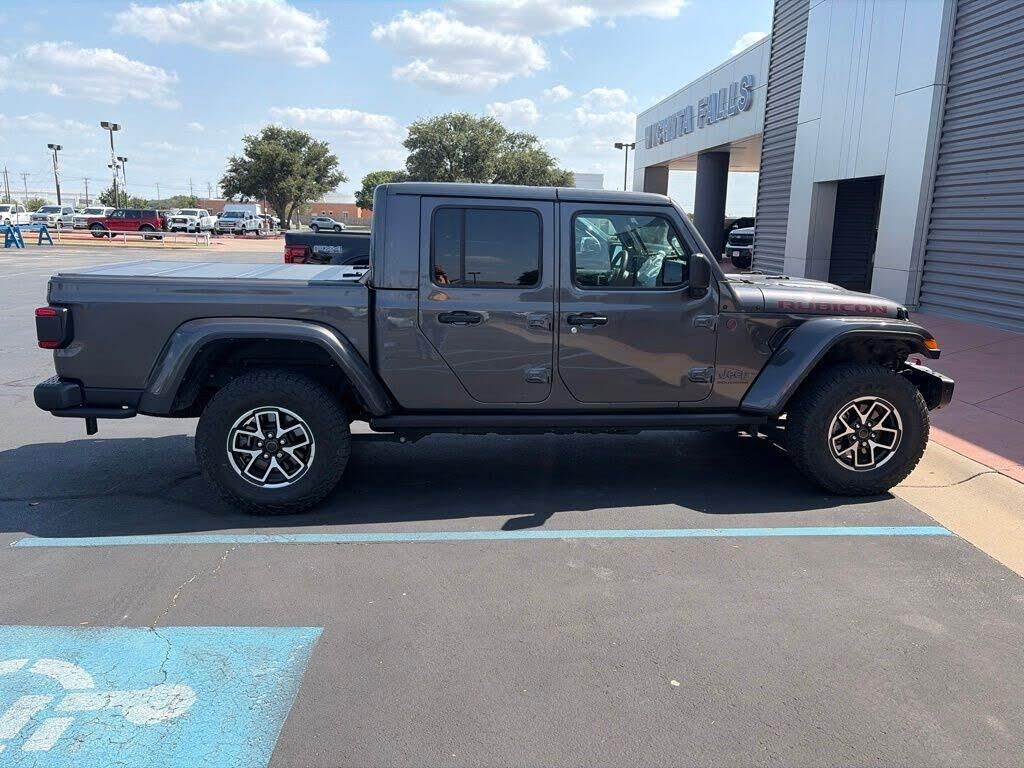 2025 Jeep Gladiator Rubicon — photo 1 of 1