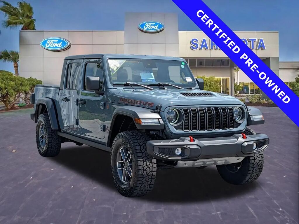 2025 Jeep Gladiator Mojave — photo 1 of 13