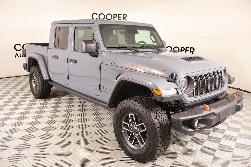 2026 Jeep Gladiator Mojave — photo 1 of 13