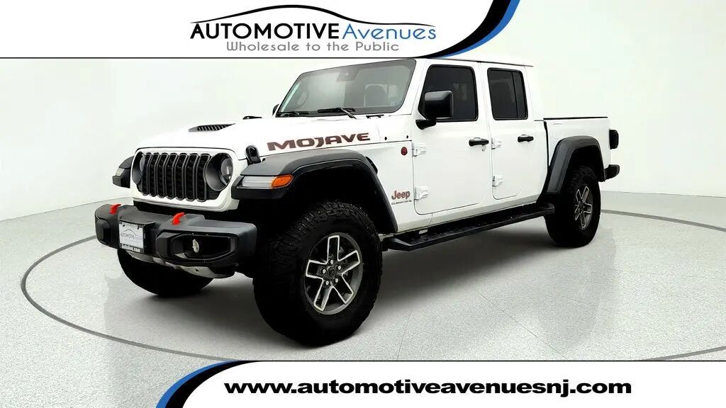 2025 Jeep Gladiator Mojave X — photo 1 of 13