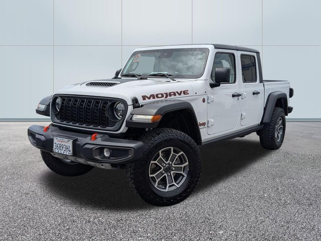 2025 Jeep Gladiator Mojave — photo 1 of 1