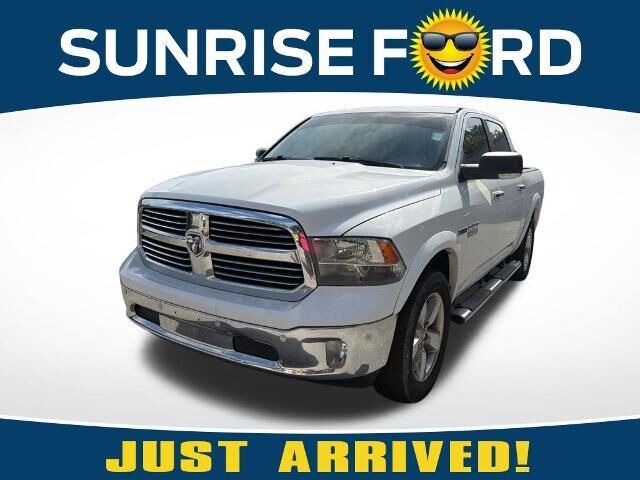 2015 Ram 1500 SLT — photo 1 of 1