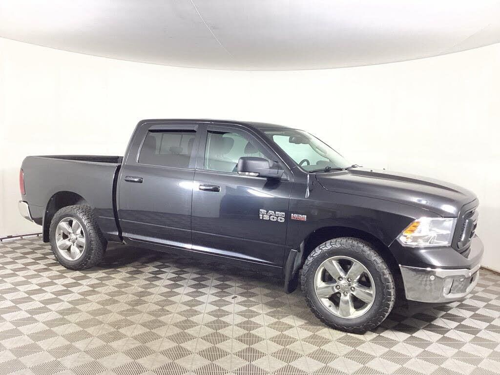 2018 Ram 1500 SLT — photo 1 of 1