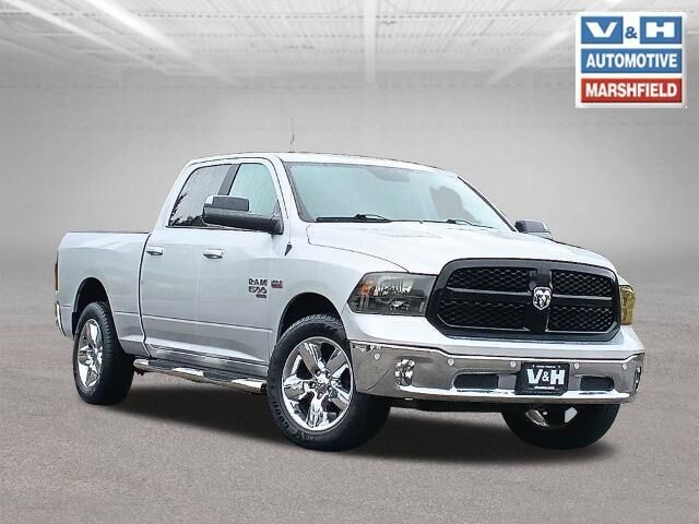 2019 Ram 1500 Classic SLT — photo 1 of 13