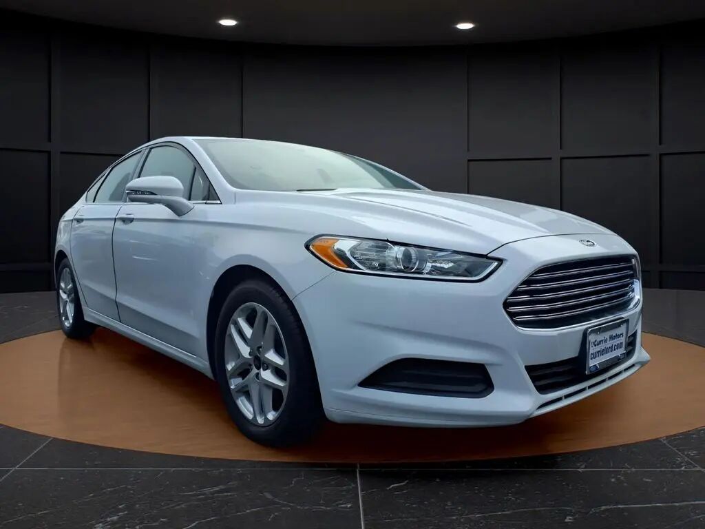 2016 Ford Fusion SE — photo 1 of 2