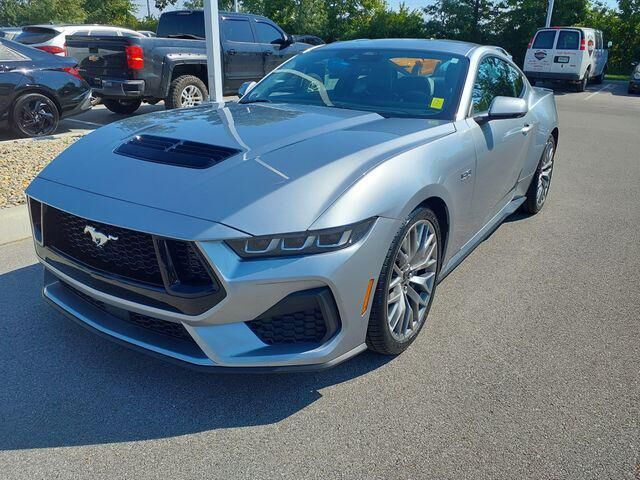 2025 Ford Mustang GT — photo 1 of 13