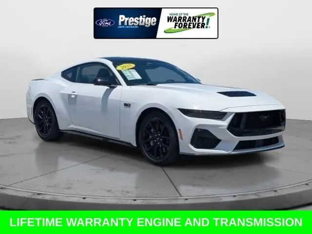 2025 Ford Mustang GT — photo 1 of 12