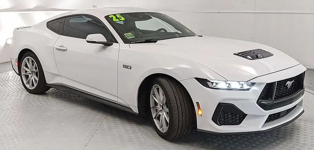 2024 Ford Mustang GT Premium — photo 1 of 13