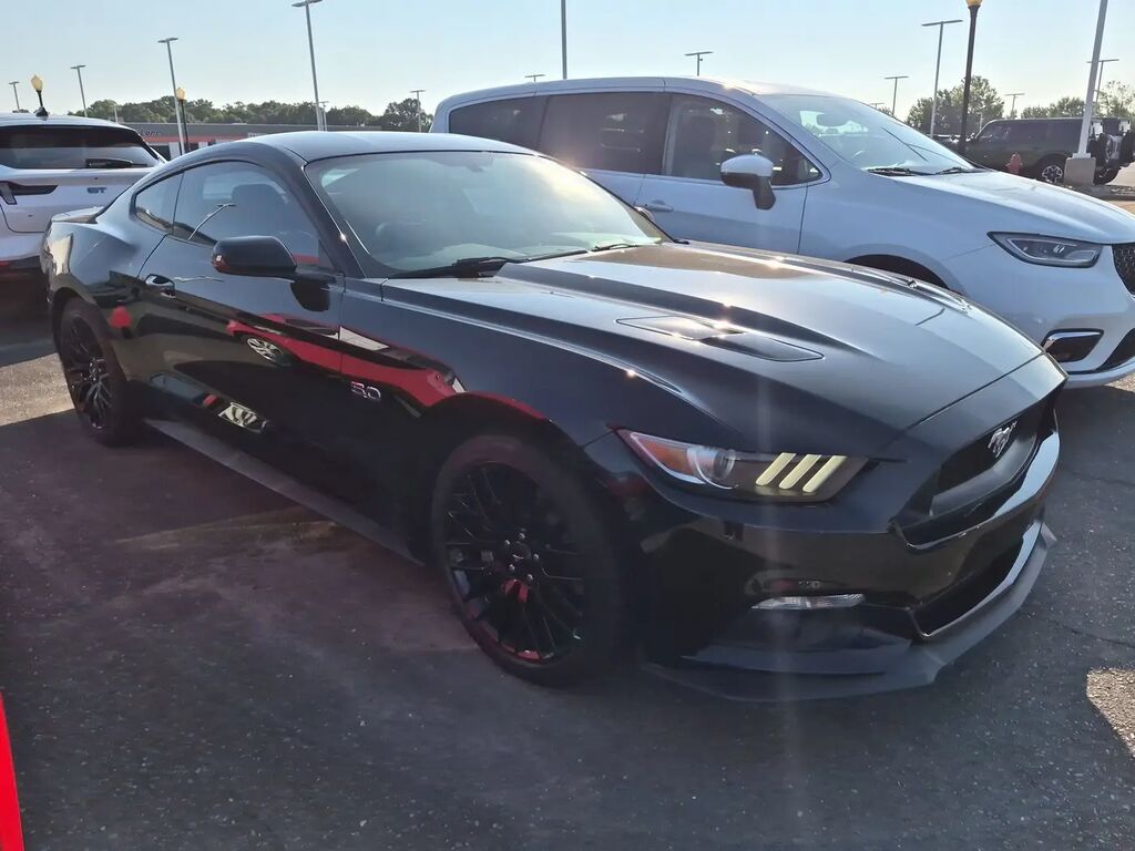 2017 Ford Mustang GT Premium — photo 1 of 13