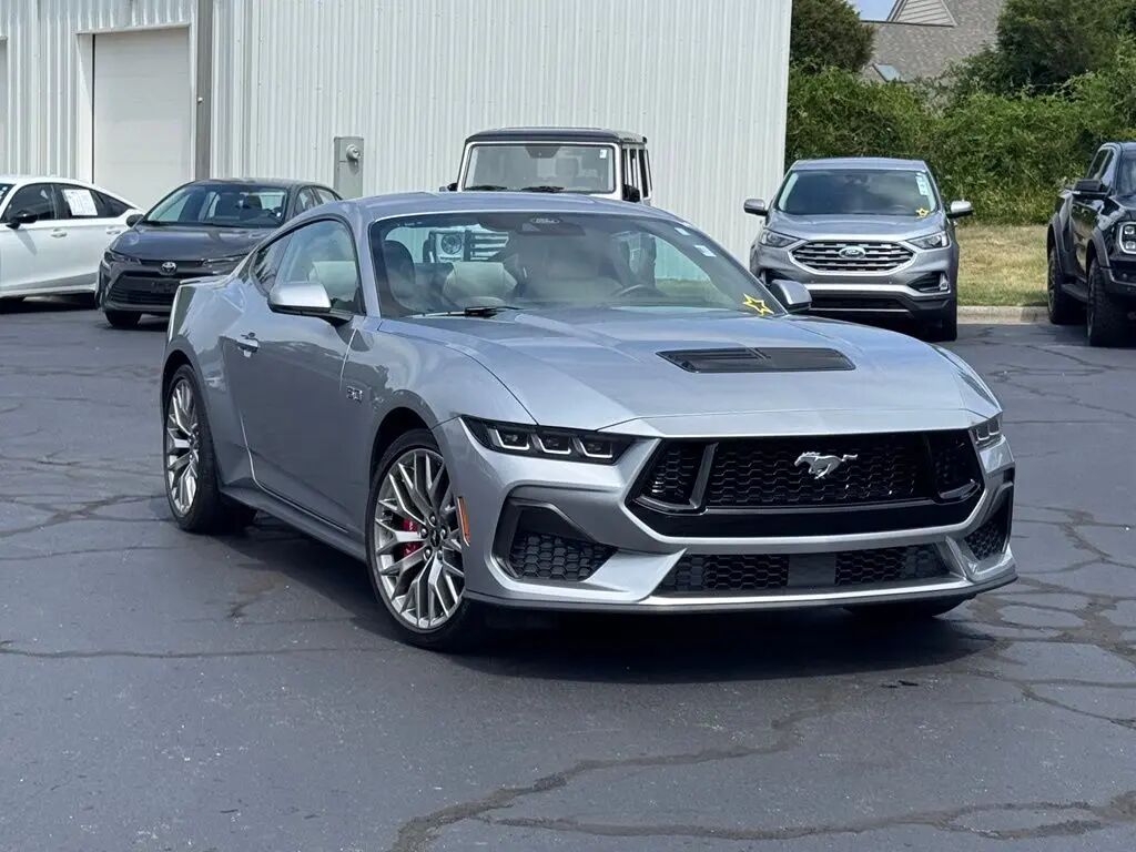 2025 Ford Mustang GT Premium — photo 1 of 13