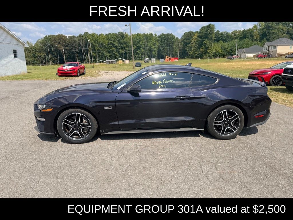2022 Ford Mustang GT — photo 1 of 9