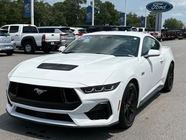 2025 Ford Mustang GT — photo 1 of 13