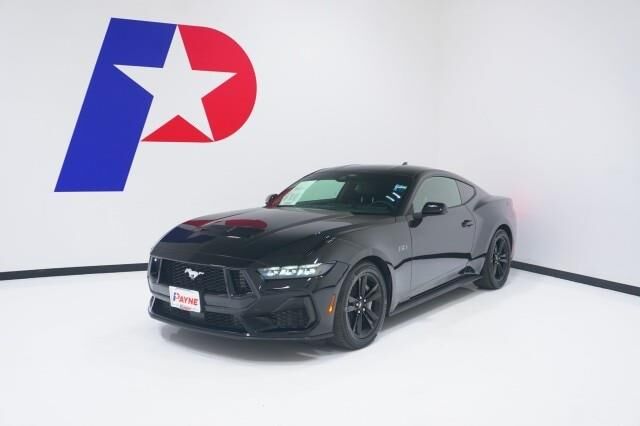 2025 Ford Mustang GT — photo 1 of 13