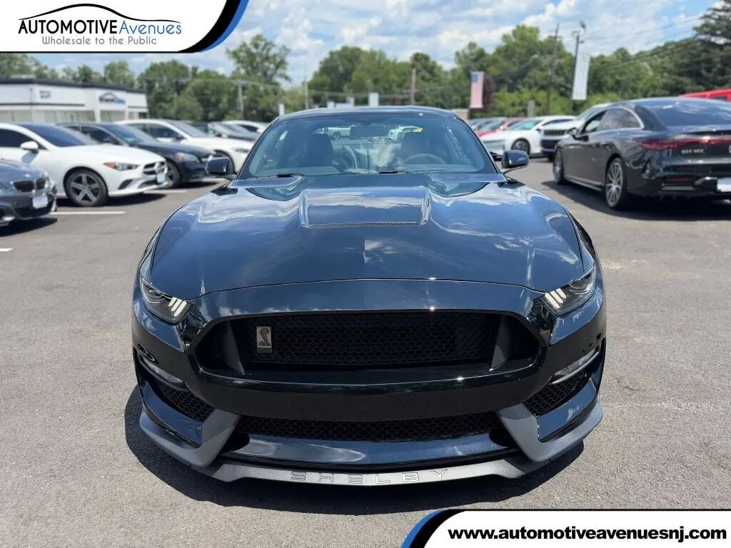 2017 Ford Mustang Shelby GT350 — photo 1 of 13