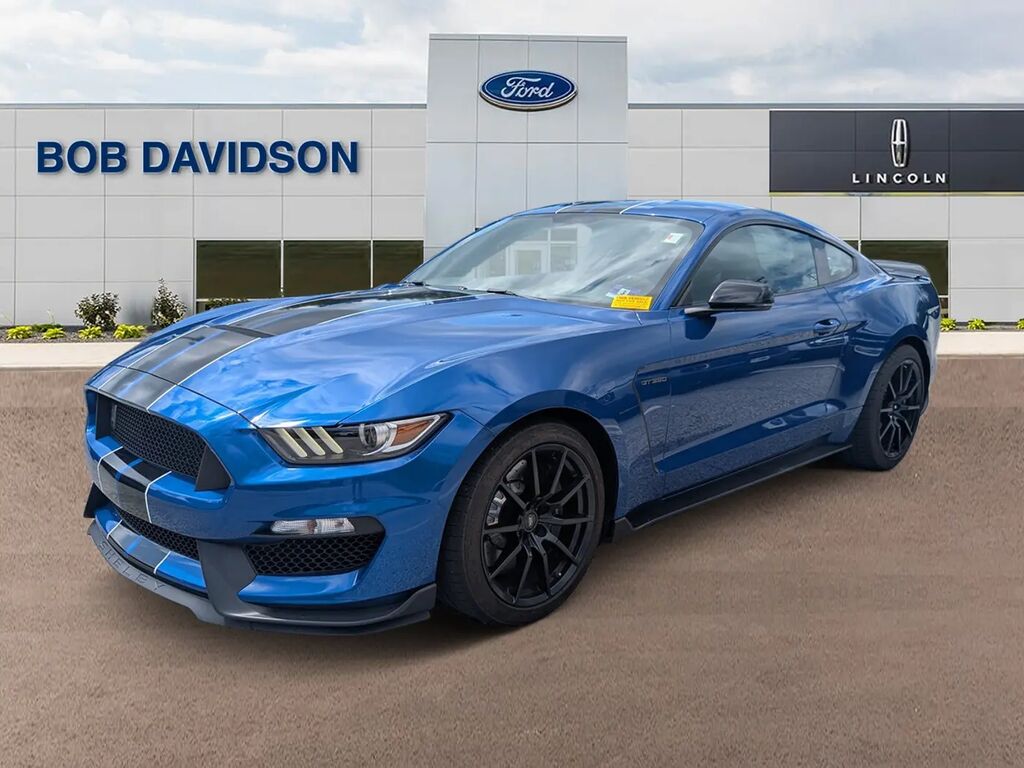 2017 Ford Mustang Shelby GT350 — photo 1 of 13
