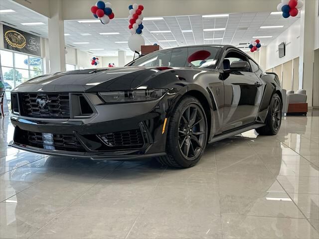 2025 Ford Mustang Dark Horse