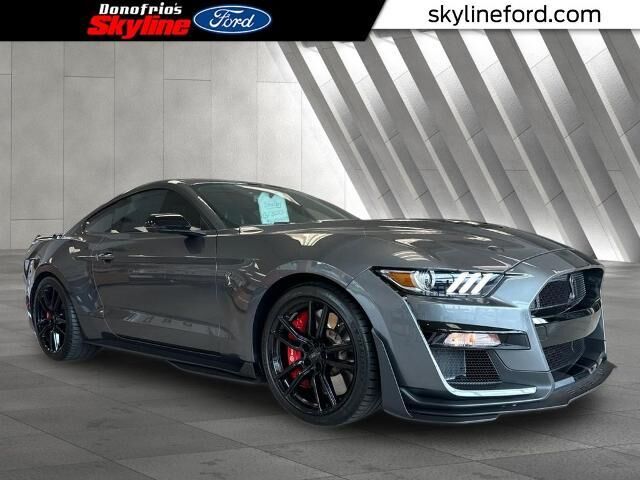 2021 Ford Mustang Shelby GT500 — photo 1 of 6