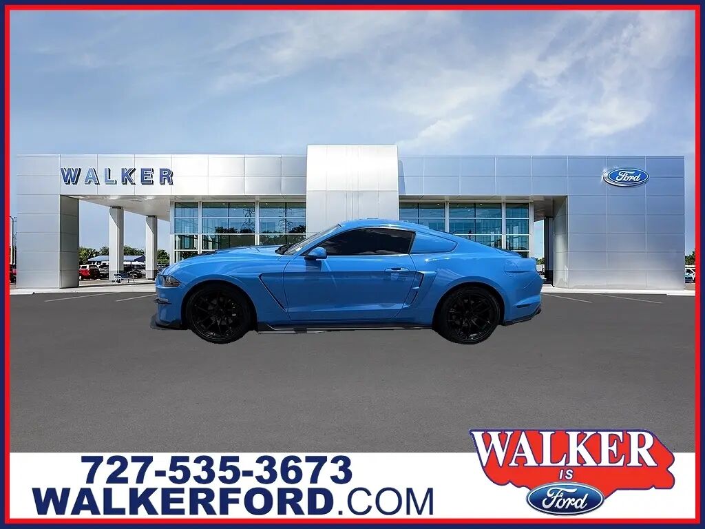 2022 Ford Mustang EcoBoost — photo 1 of 13