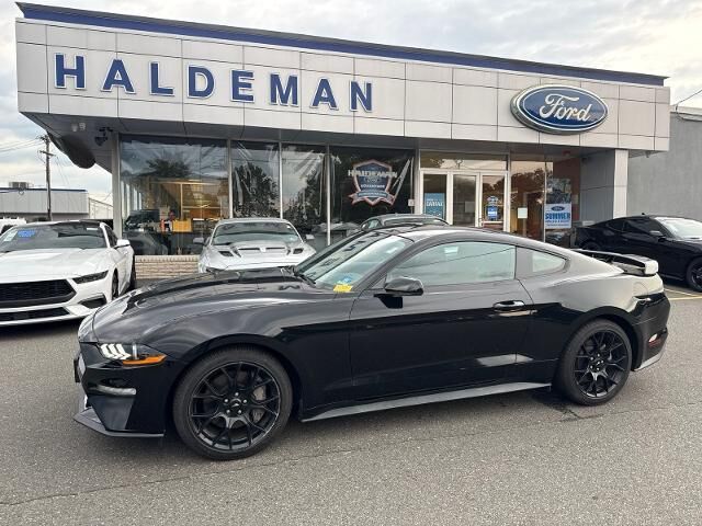 2018 Ford Mustang EcoBoost — photo 1 of 13