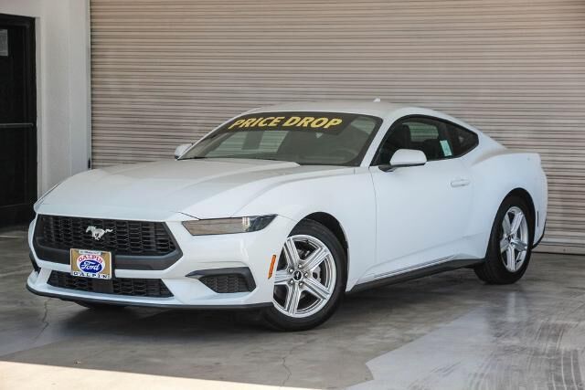 2026 Ford Mustang EcoBoost — photo 1 of 13
