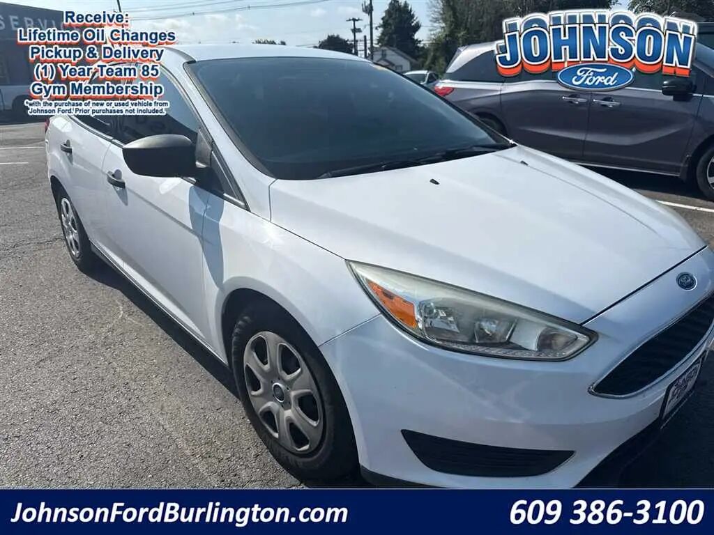 2017 Ford Focus S — photo 1 of 27