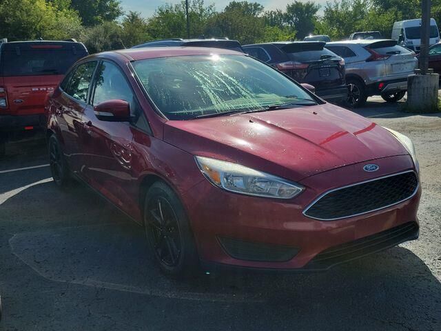2015 Ford Focus SE — photo 1 of 8