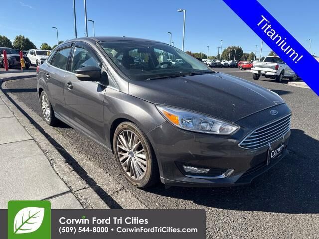 2015 Ford Focus Titanium — photo 1 of 13