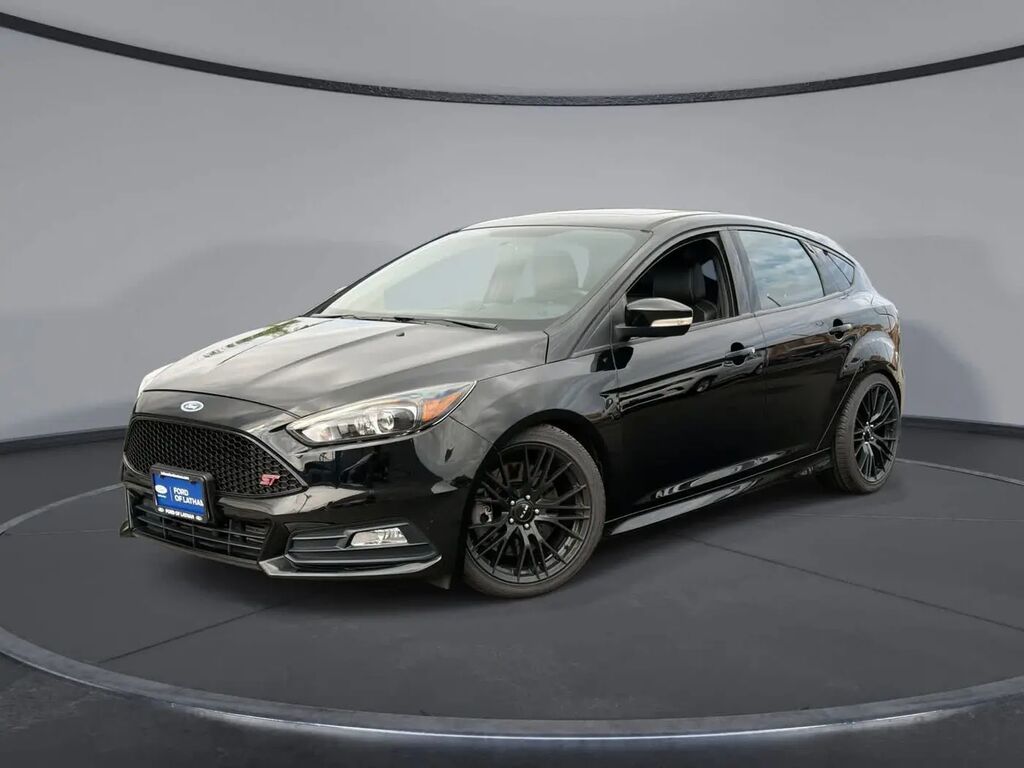 2018 Ford Focus ST — photo 1 of 13