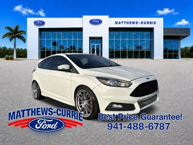 2016 Ford Focus ST — photo 1 of 13